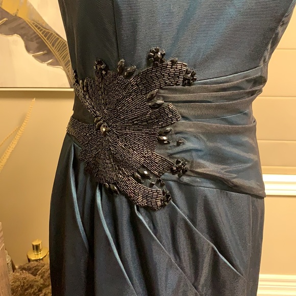 Gorgeous dress - Picture 7 of 15